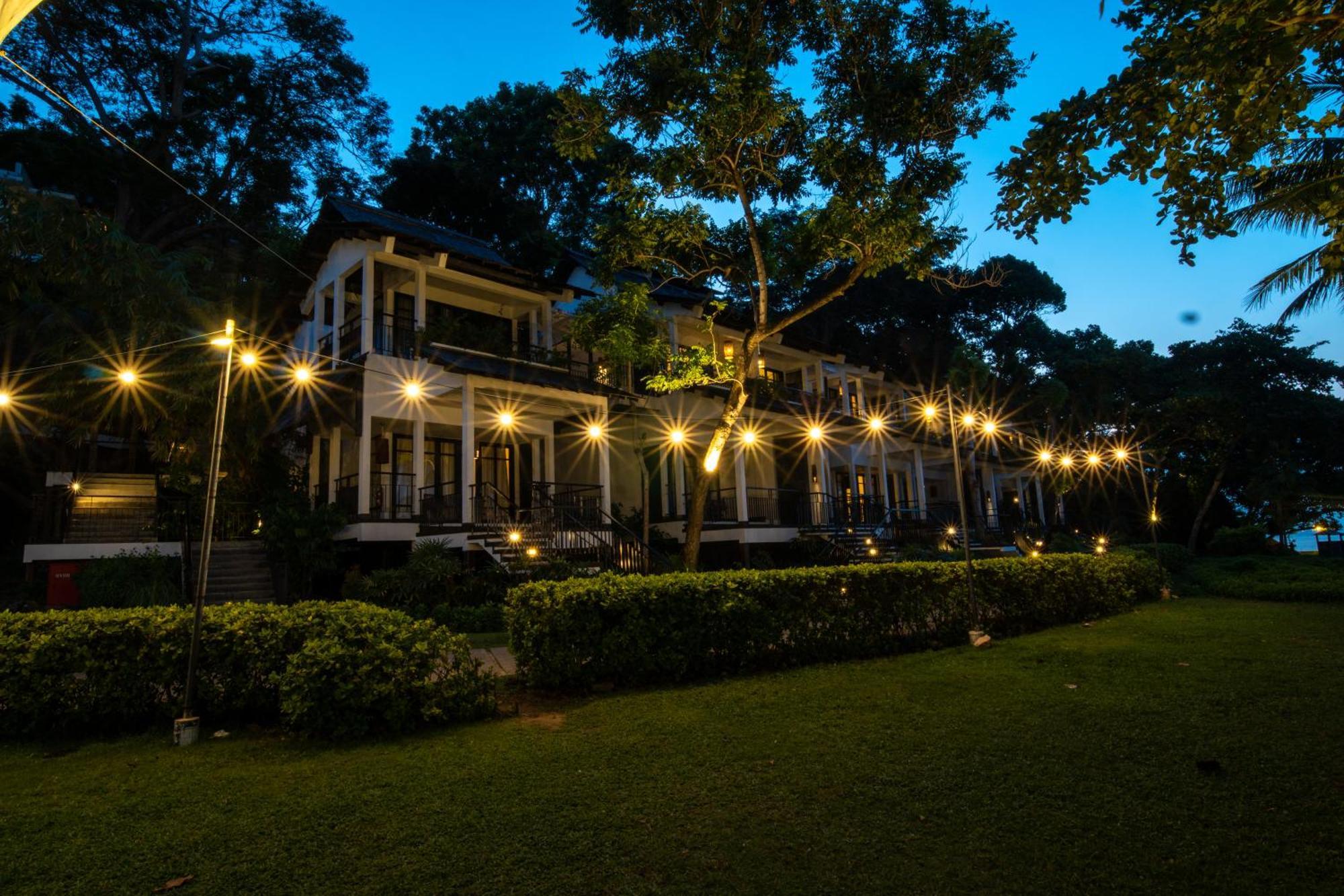 Turi Beach Resort Nongsa Ngoại thất bức ảnh
