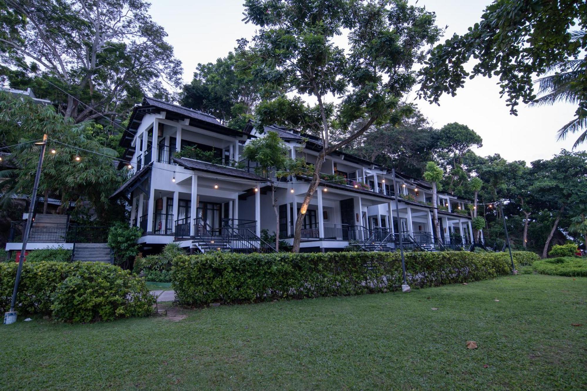 Turi Beach Resort Nongsa Ngoại thất bức ảnh